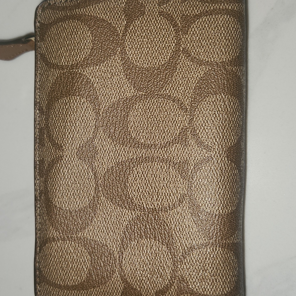 COACH Medium Corner Zip Wallet - Picture 4 of 5
